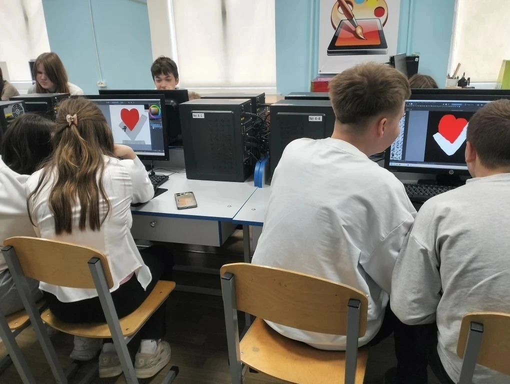 «Я люблю Можгу» — и у каждого по-своему ✨

Вчера, 24 апреля, в рамках проекта «СтикерМания» прошёл е