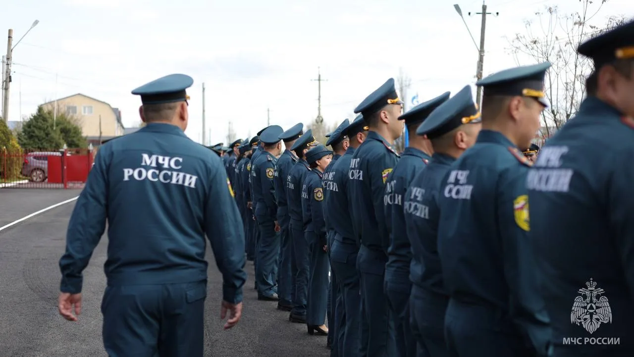 🔹 Проверка готовности: в Главном управлении провели строевой смотр  🔹В МЧС России по Республике Калм