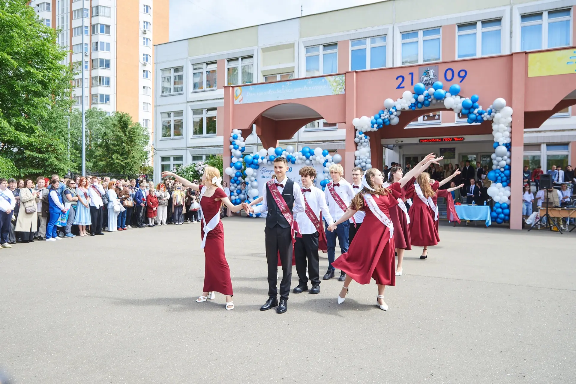 Последний. Звонкий. Твой. 🔔  26 мая во всех корпусах нашего комплекса прозвенел последний звонок.  В