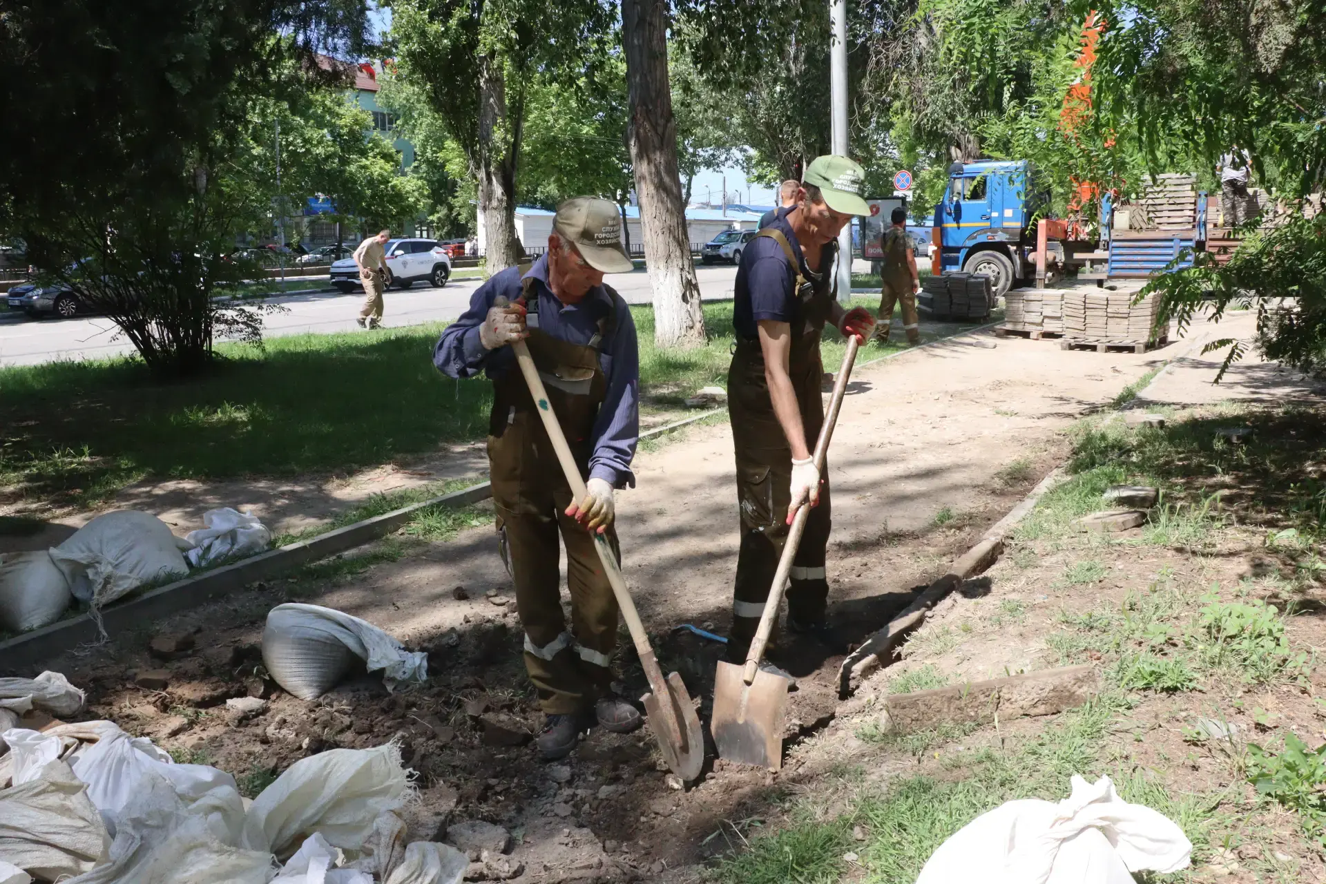 ⚒️ Сотрудники Службы городского хозяйства по поручению и. о. главы администрации Ивана Кошель присту
