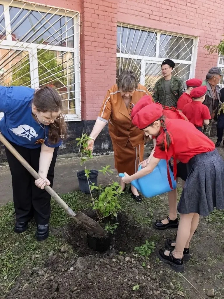 #ДеньПобеды #БессмертныйПолк #ТоржественнаяЛинейка #СадыПамяти