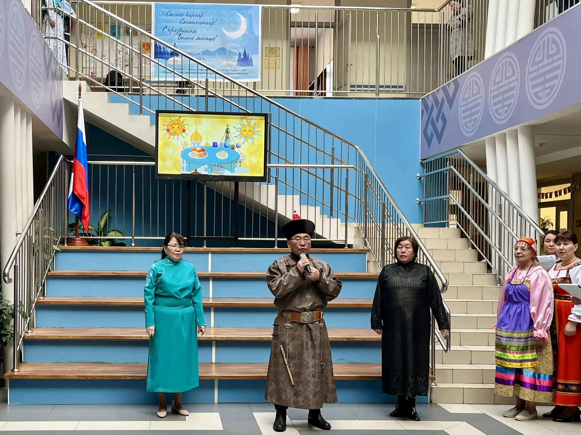 🎉Дефиле-путешествие в мир традиций!🎉     Насыщенная праздничная неделя завершилась по-настоящему ярк
