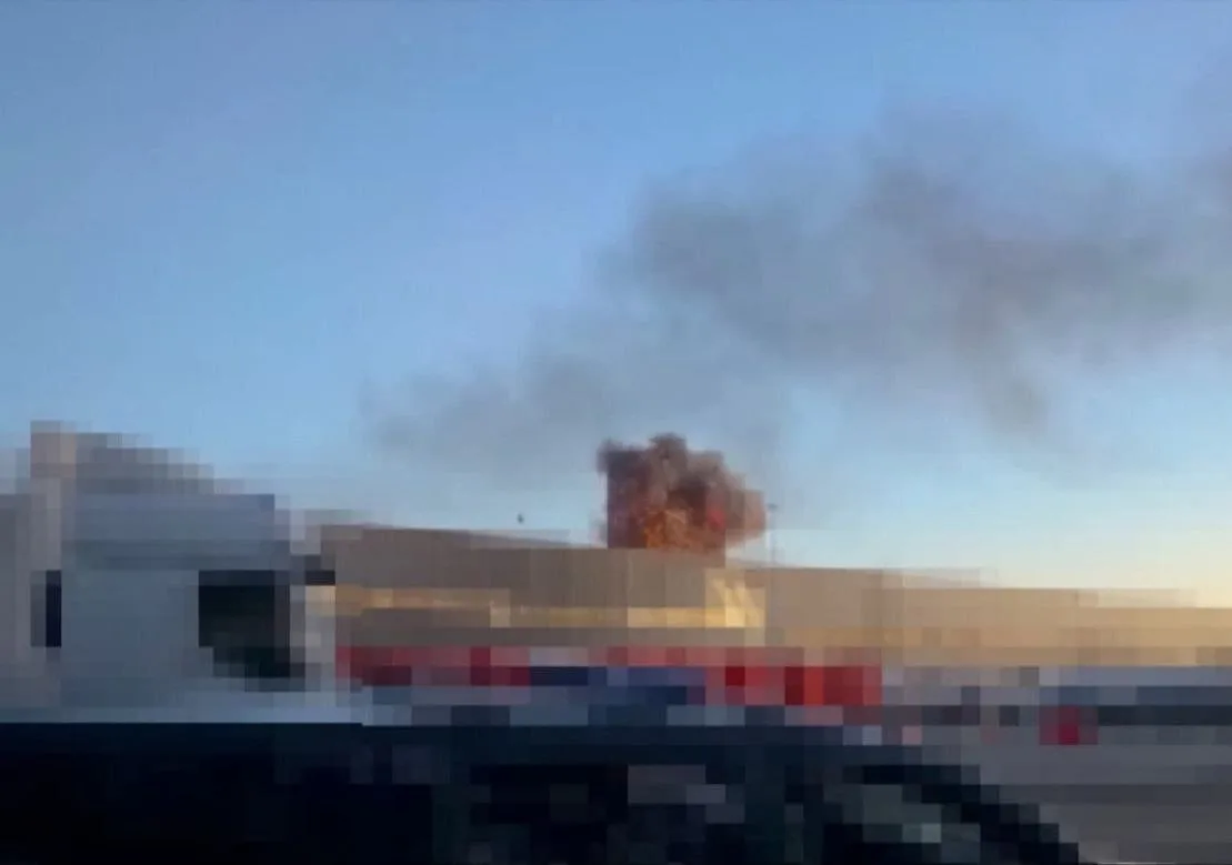 ‼️🇺🇦🏴‍☠️Серия ударов нанесена по Киеву и области пылают объекты врага