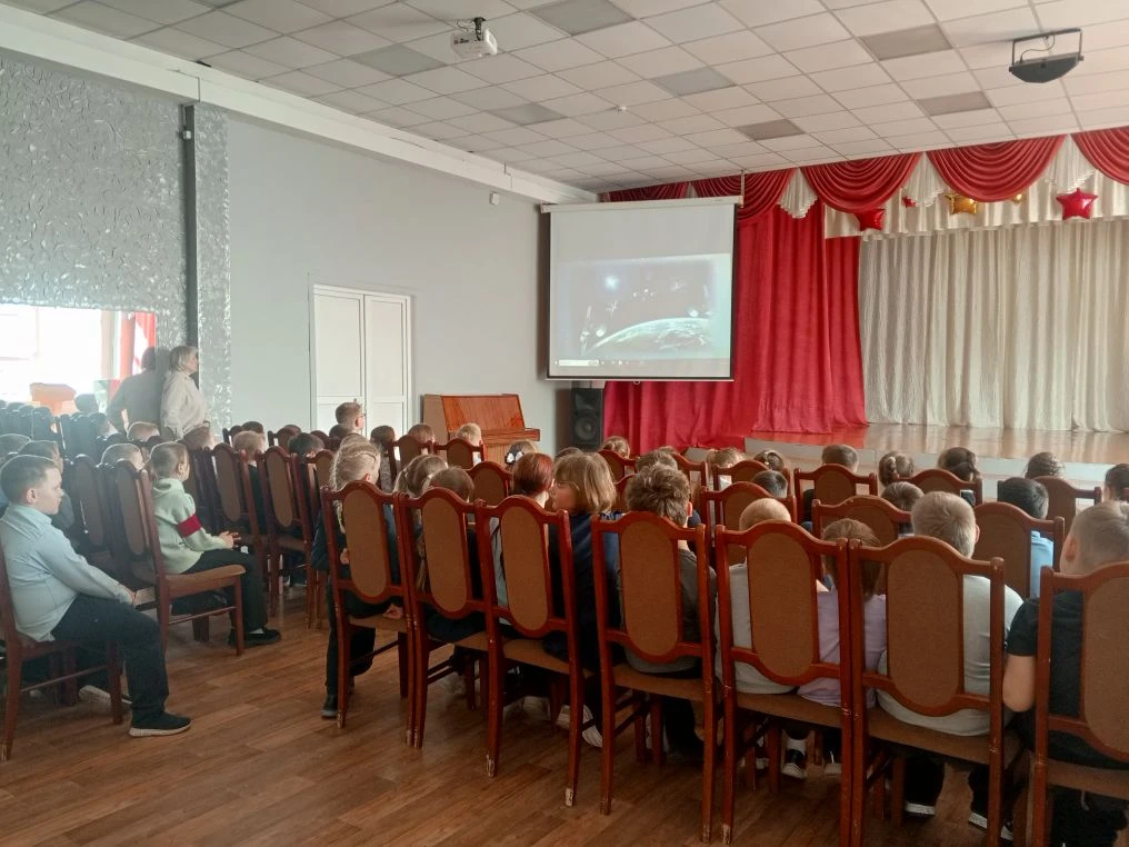 🎥КИНОЛЕКТОРИЙ К ДНЮ КОСМОНАВТИКИ   🚀 12 апреля - День космонавтики, который отмечается в России и мн