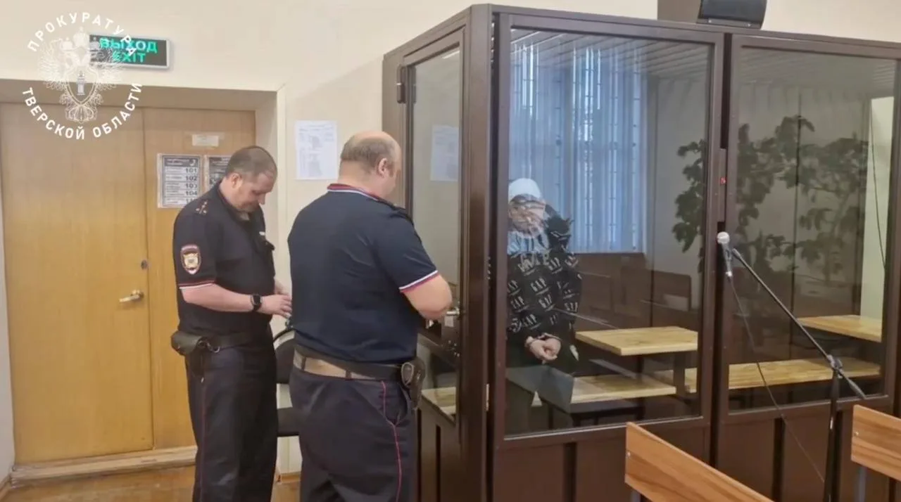 В Тверской области мужчина зарезал гостя из-за долга в 150 тысяч

В Старицком округе арестовали 27-л