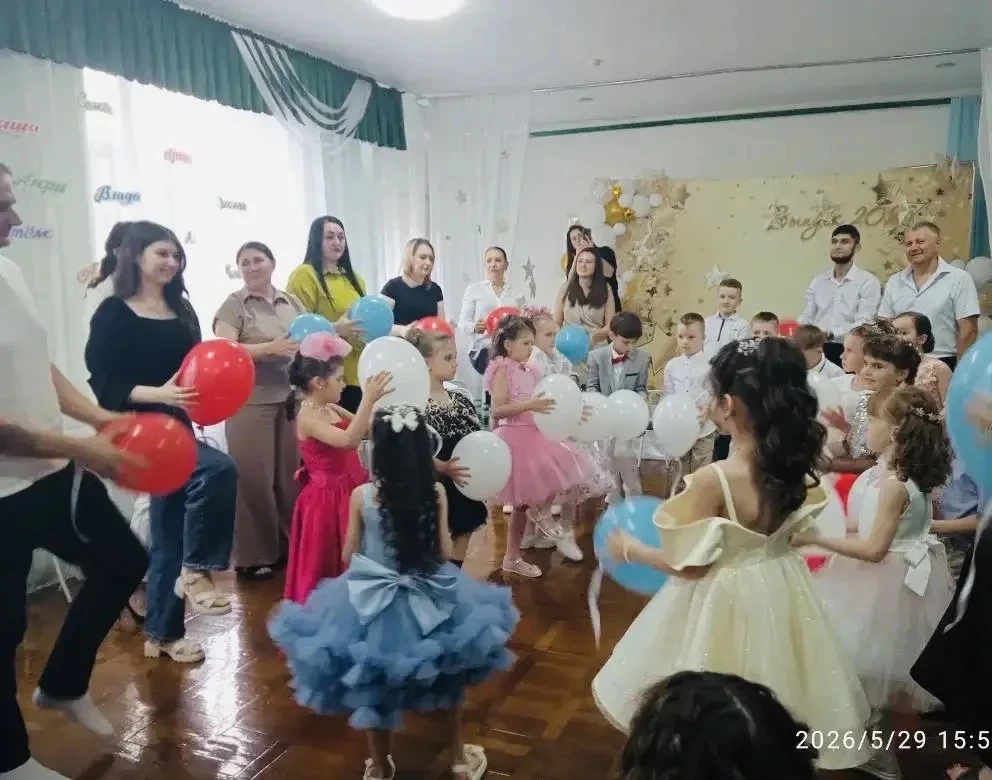 Дорогие наши маленькие художники группы «Акварельки»!