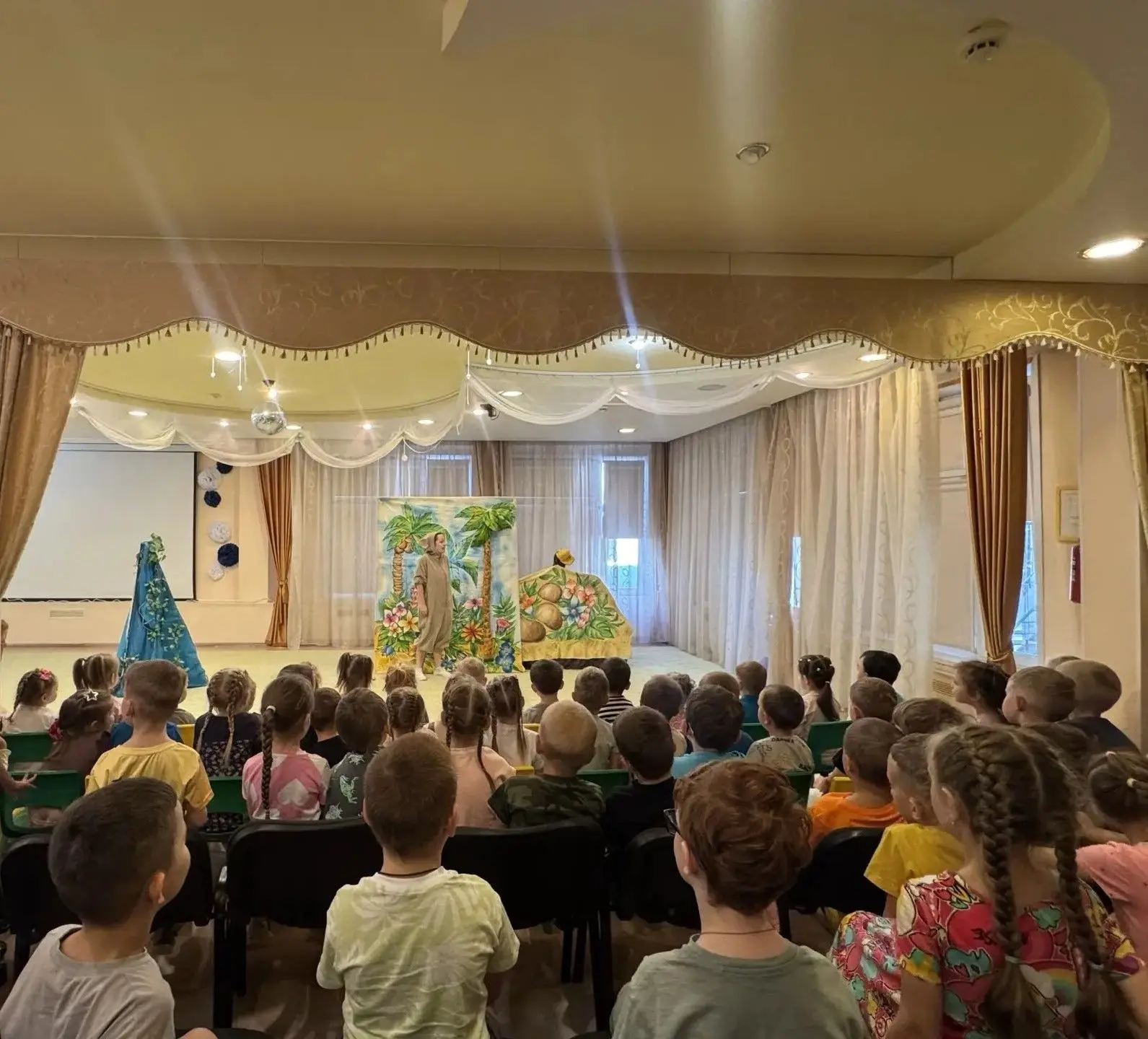 🎭Сегодня у нас в гостях побывали настоящие артисты! К нам приехал театр «38 попугаев» ...