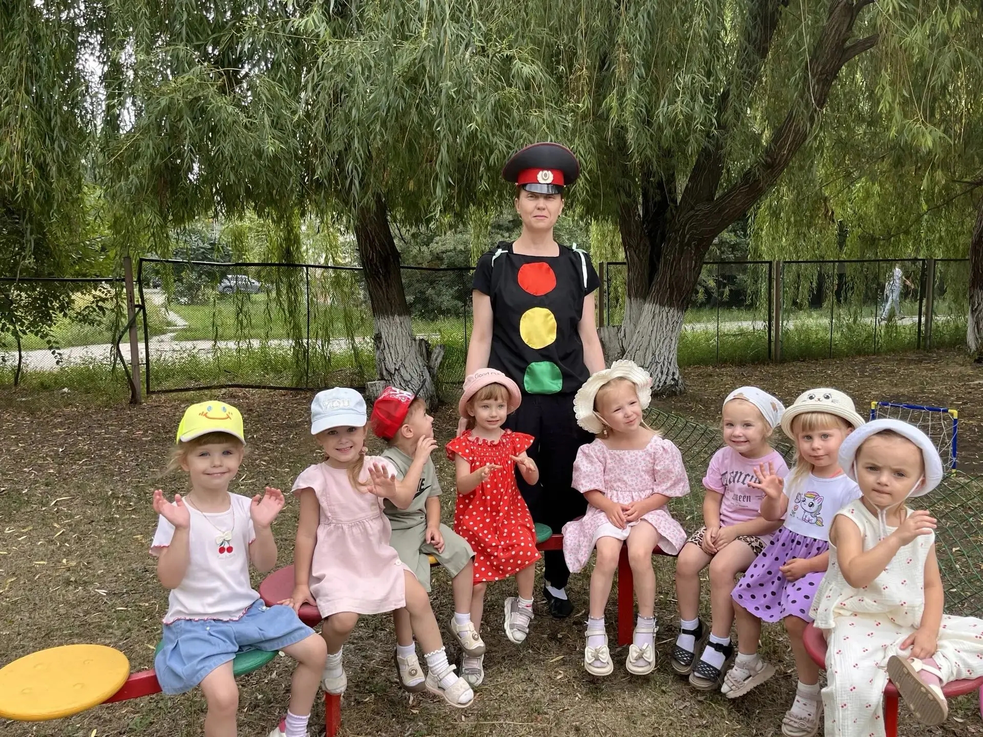 Во второй младшей группе прошел замечательный праздник "День Светофора"! К ребятам загл...