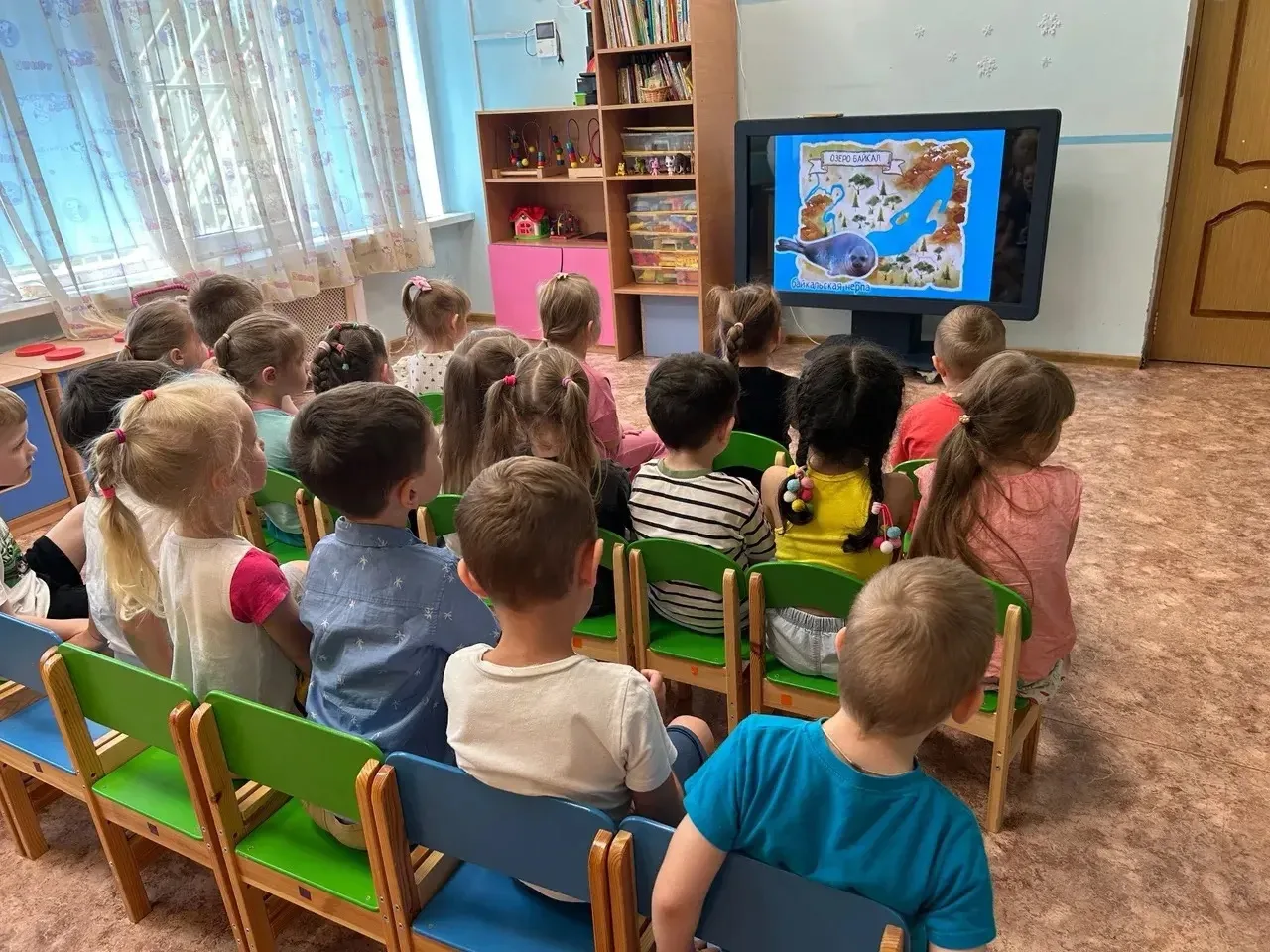 Сегодня наши любознательные ребята из 3-й и 4-й групп погрузились в мир виртуальной реальности и отп