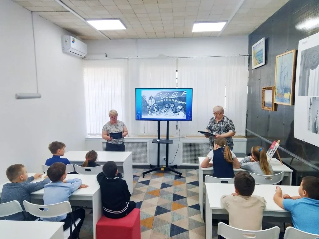 “Где-то на белом свете, там, где всегда мороз…”