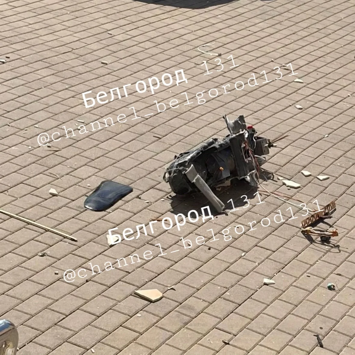 Обломки упавшего БПЛА возле дома на Харьковской горе. 
Беспилотник не сдетонировал! 

@channel_belgo