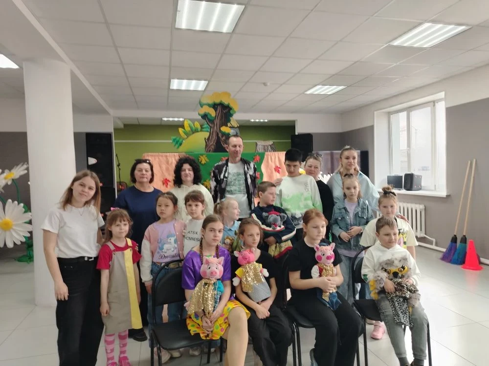 ✨🐷✨ 2 мая в социально-культурном центре состоялась премьера кукольного спектакля Б. Ва...
