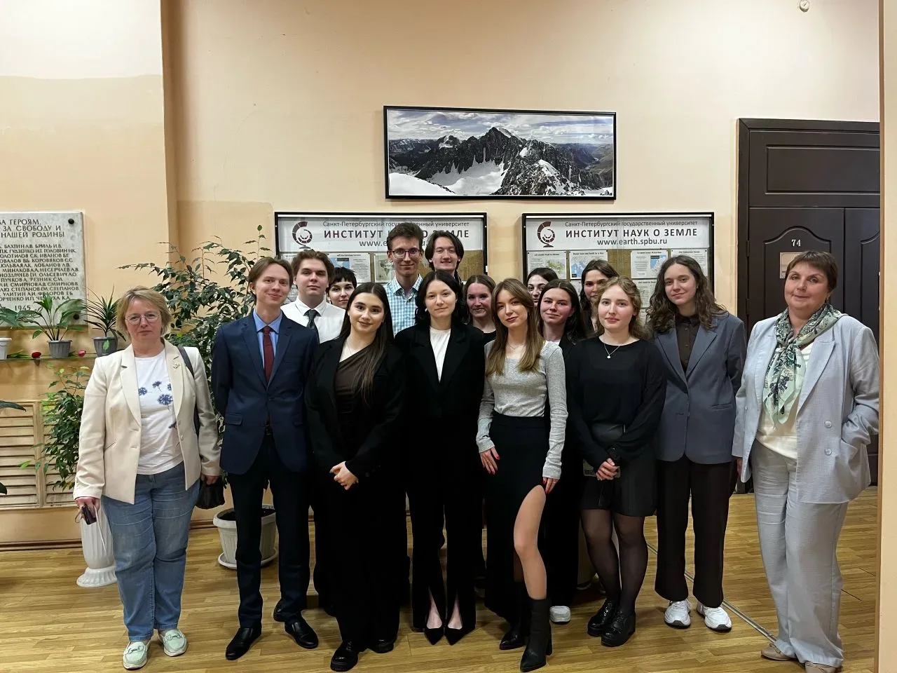 👩‍🎓👨‍🎓 В СПбГУ успешно прошла защита выпускных квалификационных работ студентов бакалавриата, об