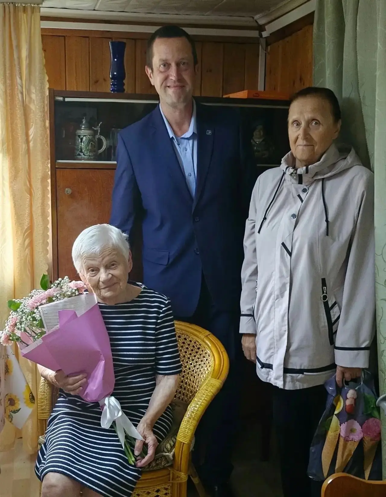 🎉 Свой 90-летний юбилей отметила жительница деревни Тарасова Плесецкого округа Альбина...