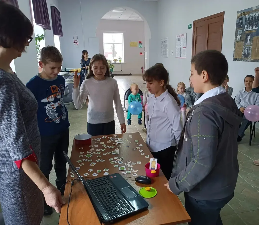 8 июля в фойе Дома культуры библиотекарь Удобненской сельской библиотеки ко Всероссийск...