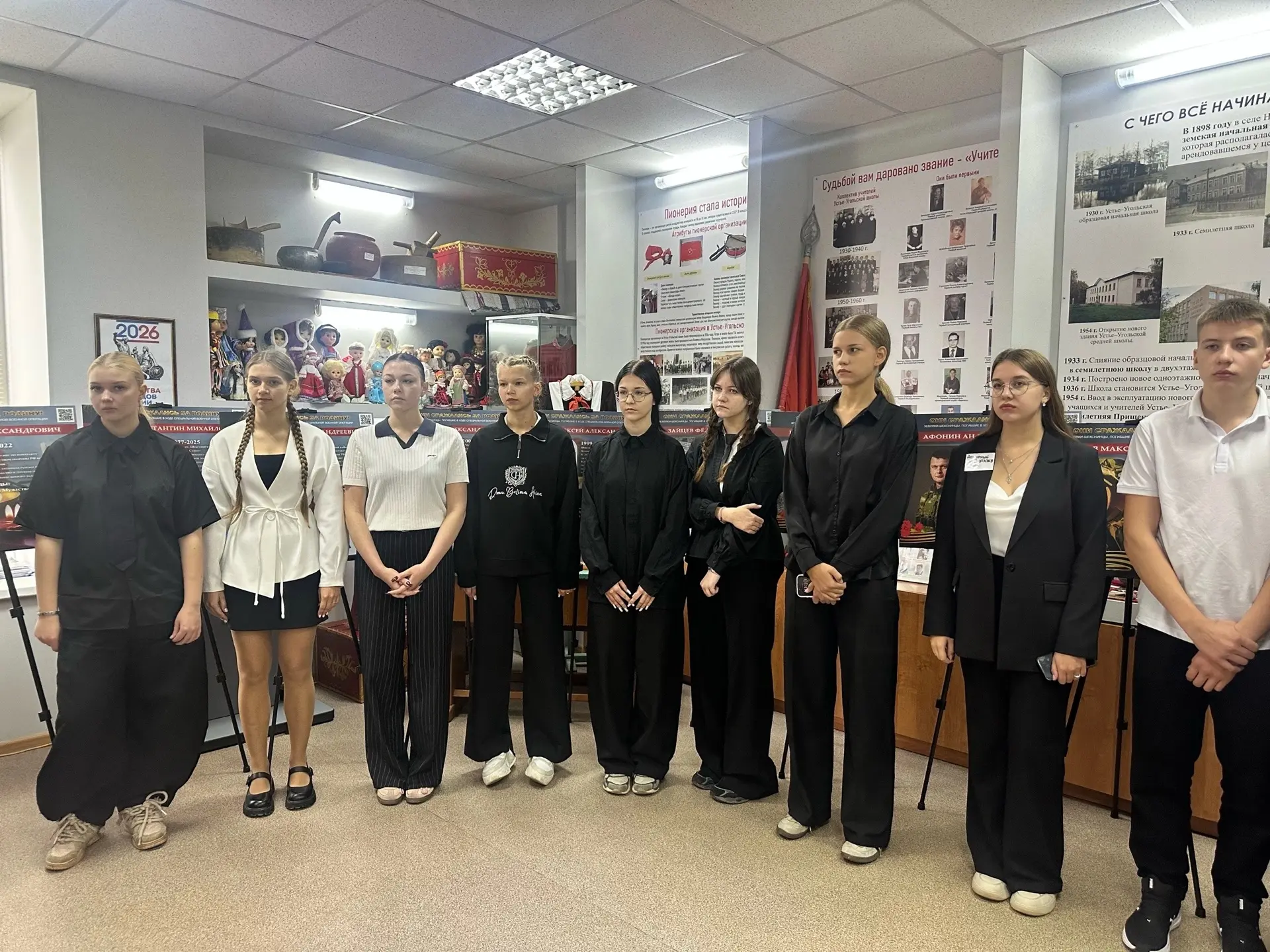 🕯️ Сегодня в музее школы состоялось торжественное открытие передвижной планшетной выст...