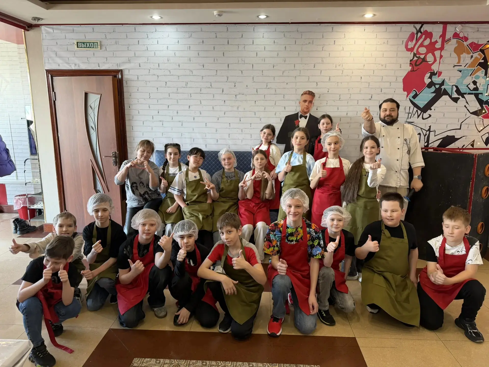 🎉 Выходные с пользой и весельем! 🎉   Ученики 4 Д класса зарядились позитивом на кулинарном шоу с игр