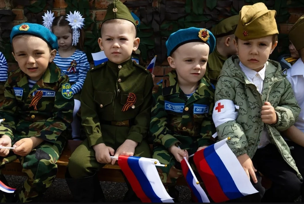 Связь поколений: дошкольники Мостовского района чтут память героев Великой Отечественной войны.  Дет