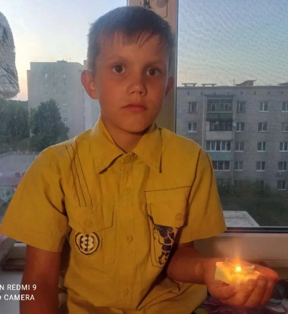 Самоцветов Станислав 2А класс принимает участие в акции «Свеча памяти»

#ПомнимОВажном
#ДеньПамятииС
