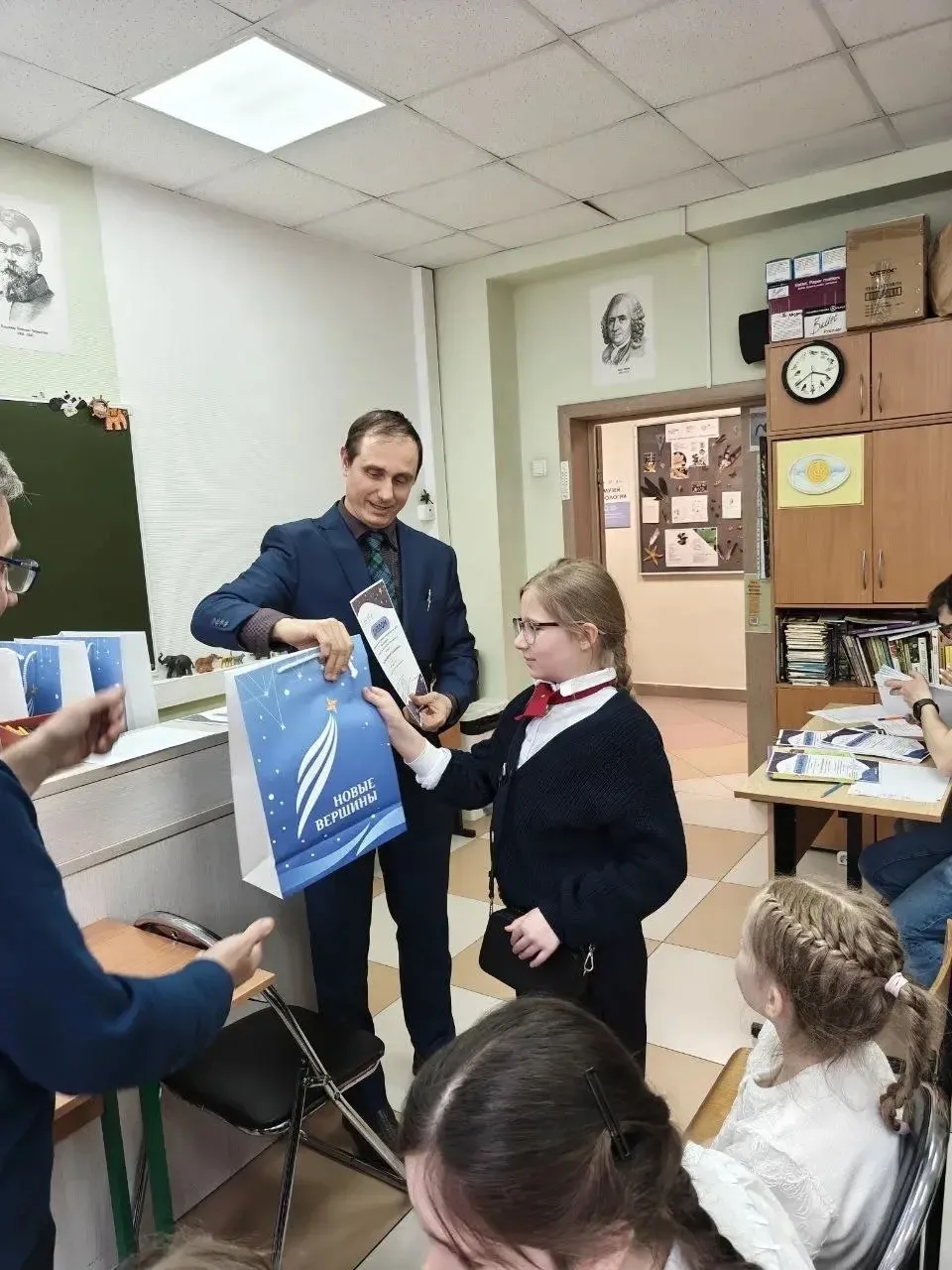 Успех в конкурсе «Мы и биосфера»  Ученица 4 класса Маргарита Г. достойно представила свою исследоват