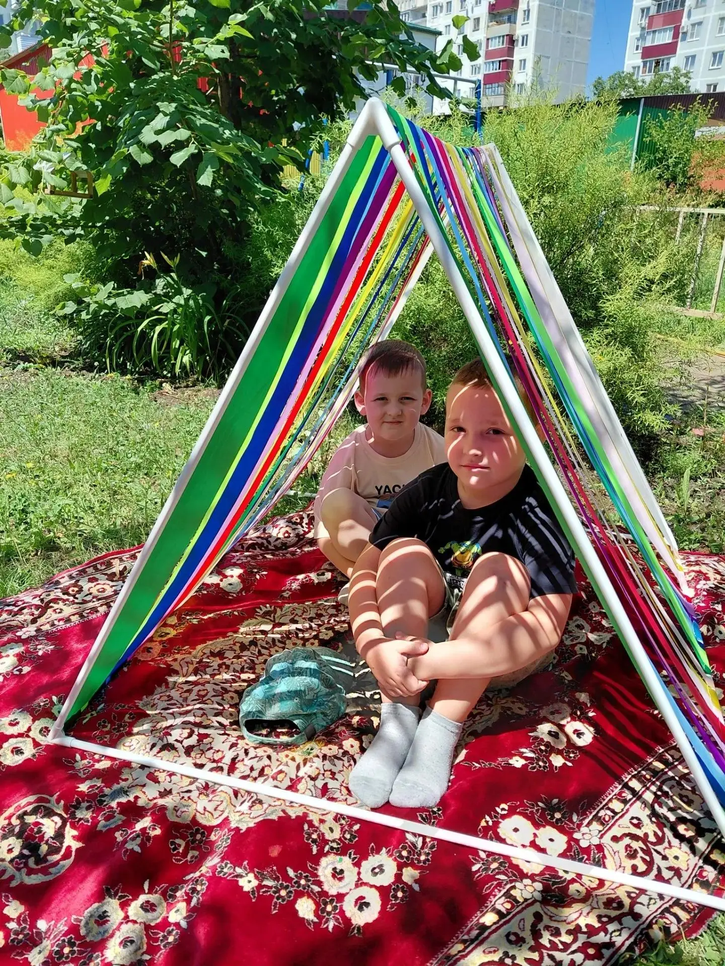 — Тут вход только по паролю!