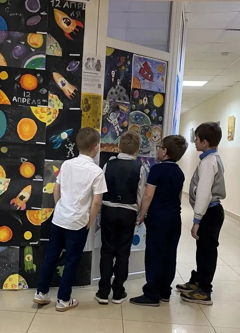 «Человек и космос»   В преддверии Дня космонавтики в МБОУ СОШ № 13 проходит общешкольный фестиваль «