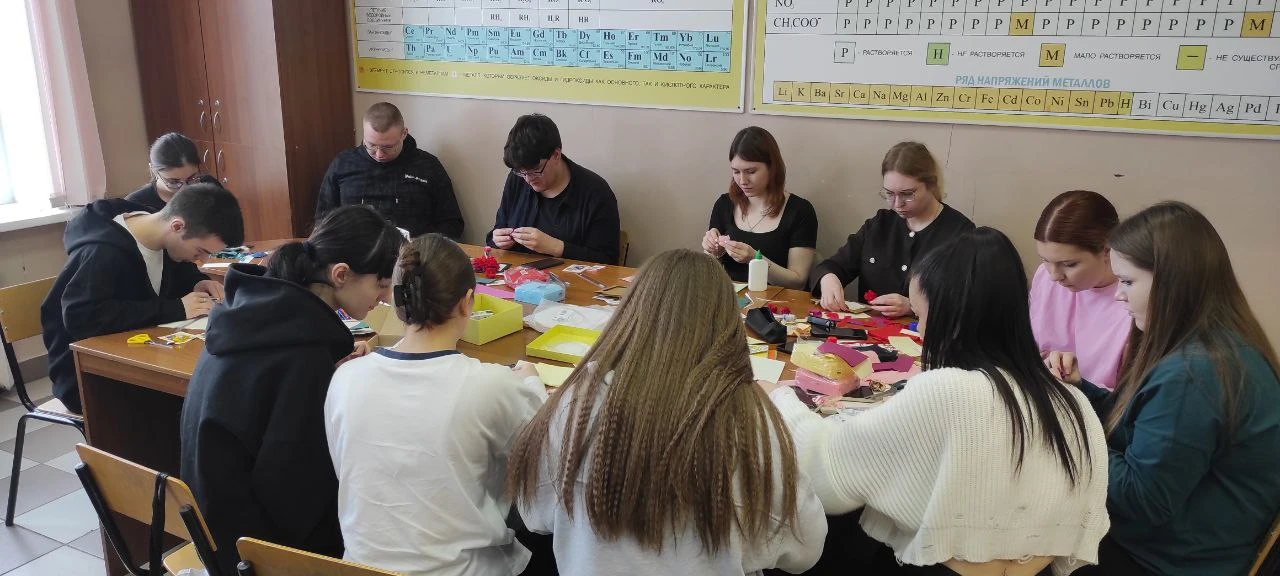 ❤️ Пусть поднимает настроение  И дарит радость каждый час Всё то, что сделано руками С любовью именн