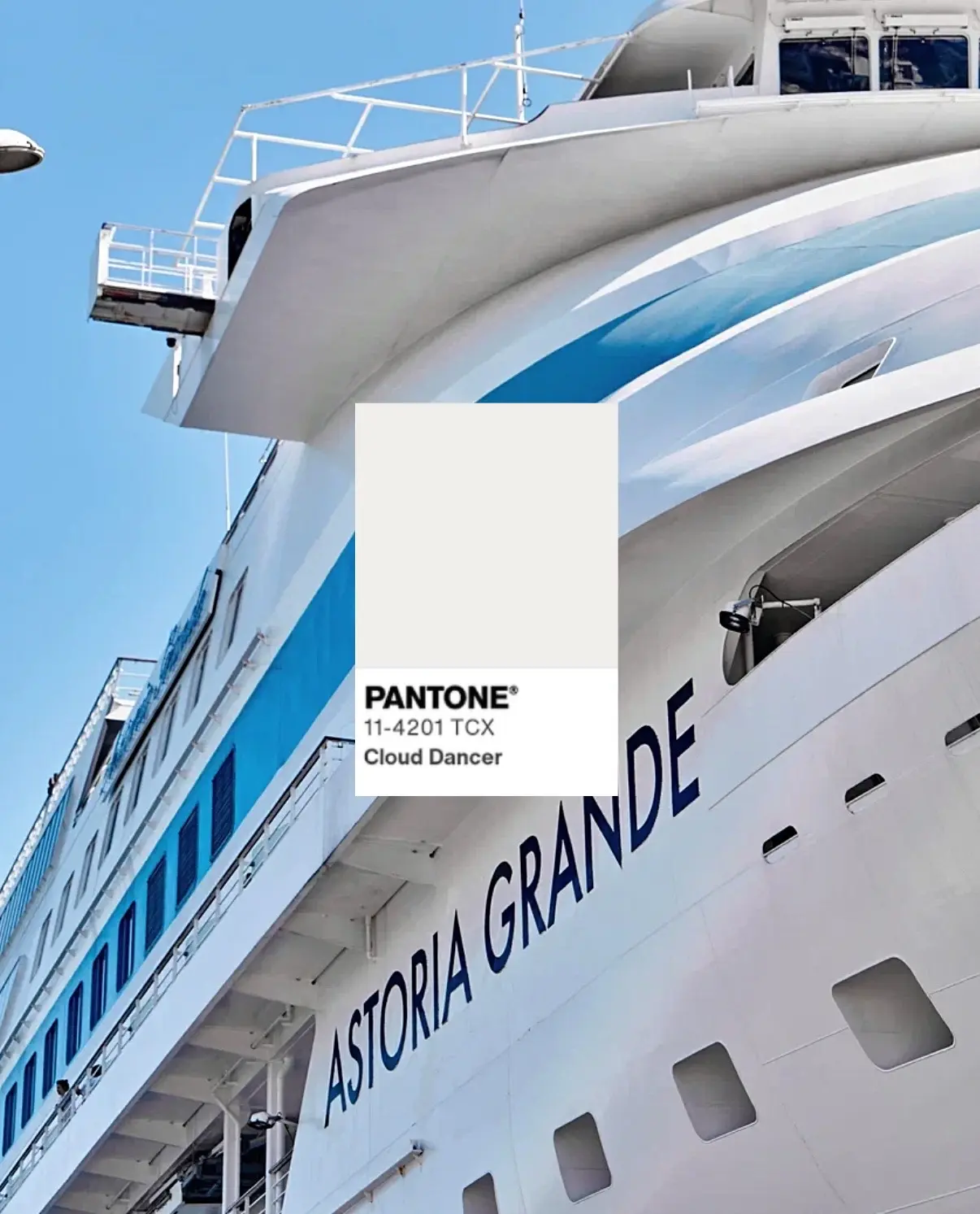 Pantone объявил цвет 2026 года — «Облачный танцор» 🪽 Нейтральный, чистый белый, который символизируе