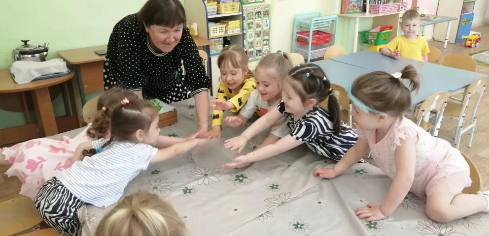 «Солнце, воздух и вода — наши лучшие друзья» 🌞💨💧
Сегодня в младшей группе "Птенчики" прошло удиви