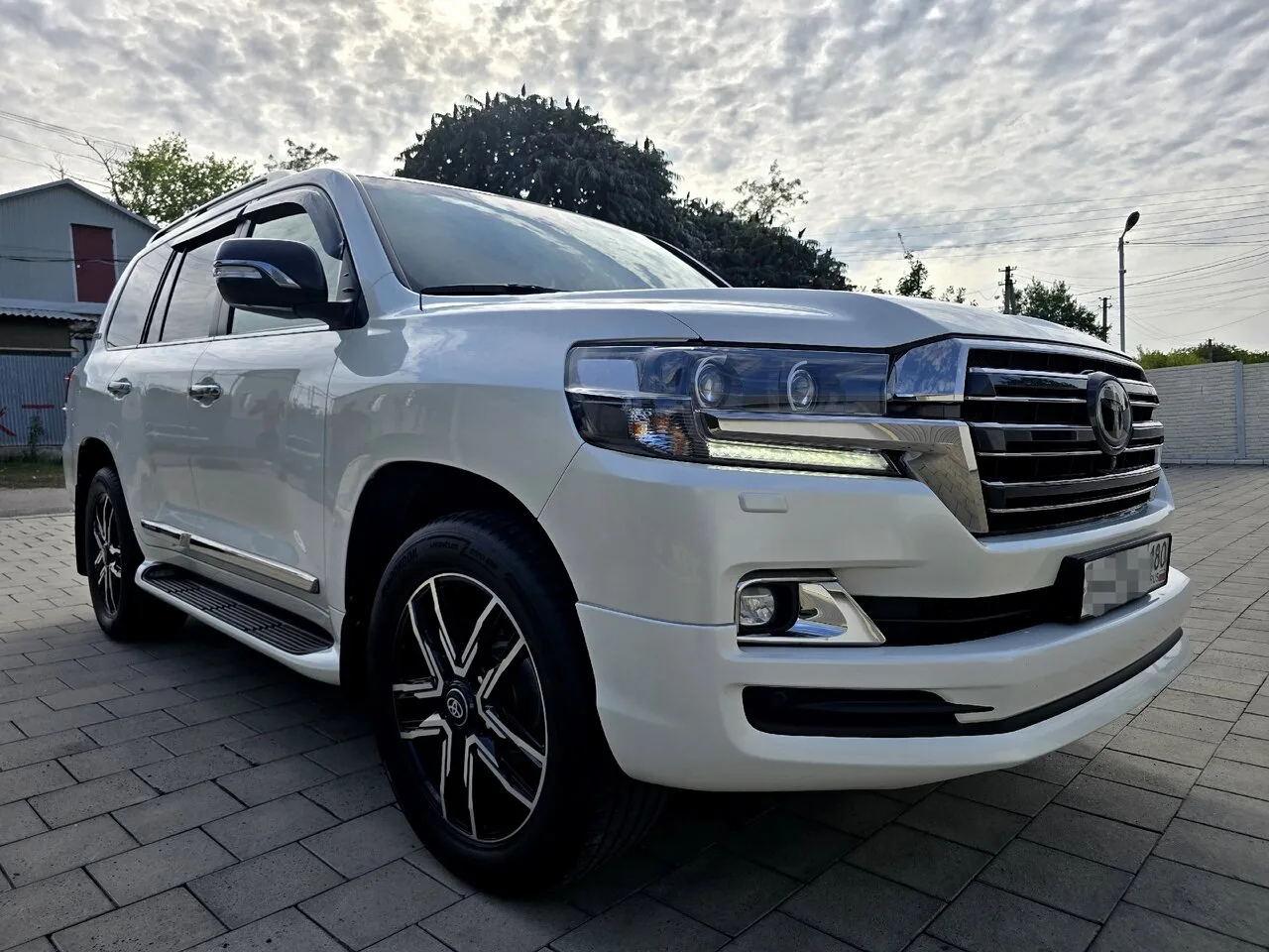 Продам Land Cruiser 200 2018, 4.5 дизель, Executive Black, б/у, Горловка, 5.2 млн руб.