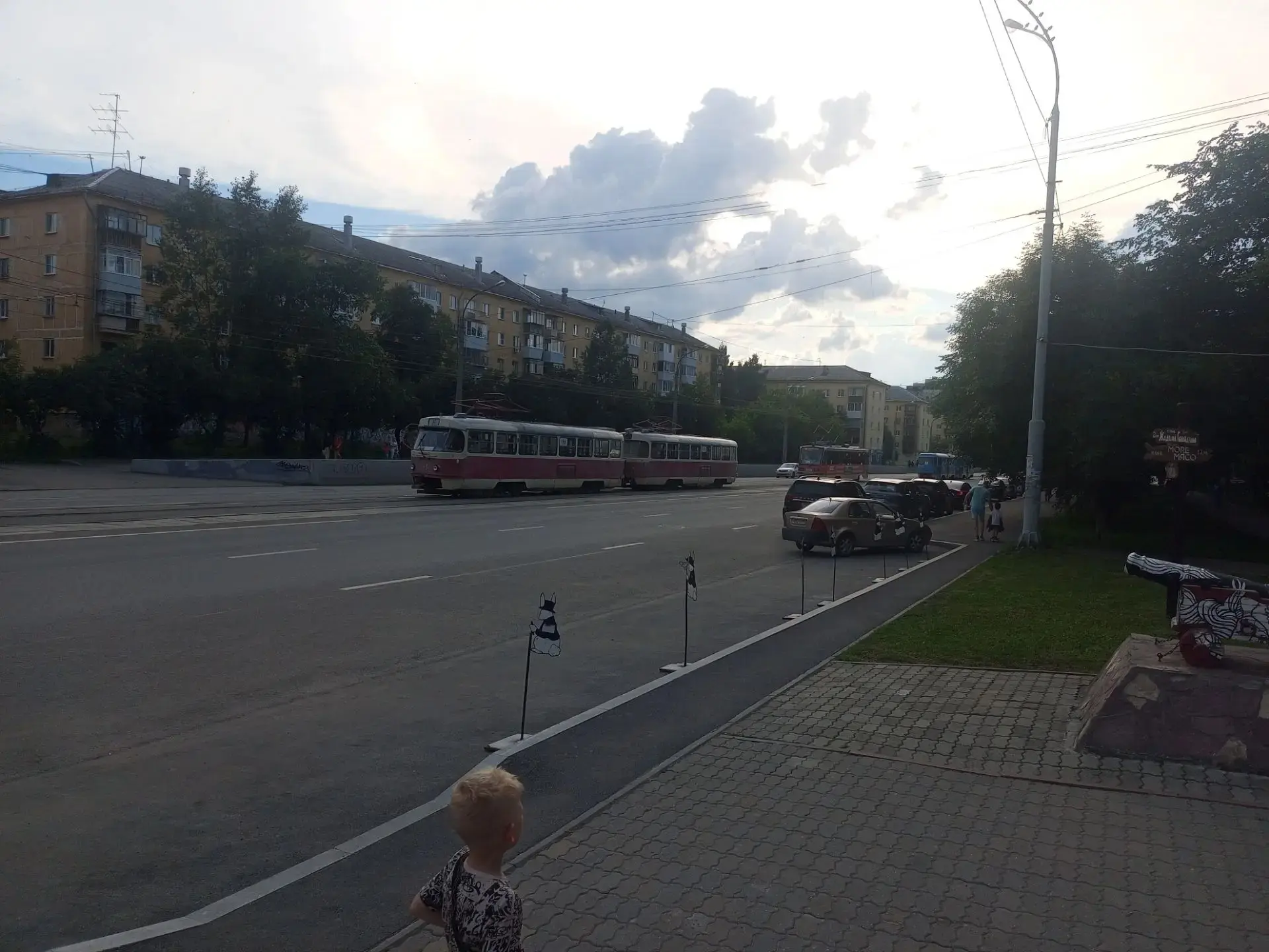 Пробка трамваев из-за нештатной ситуации в 8 маршруте

Приехали МЧС и скорая

Прислать новость: адми