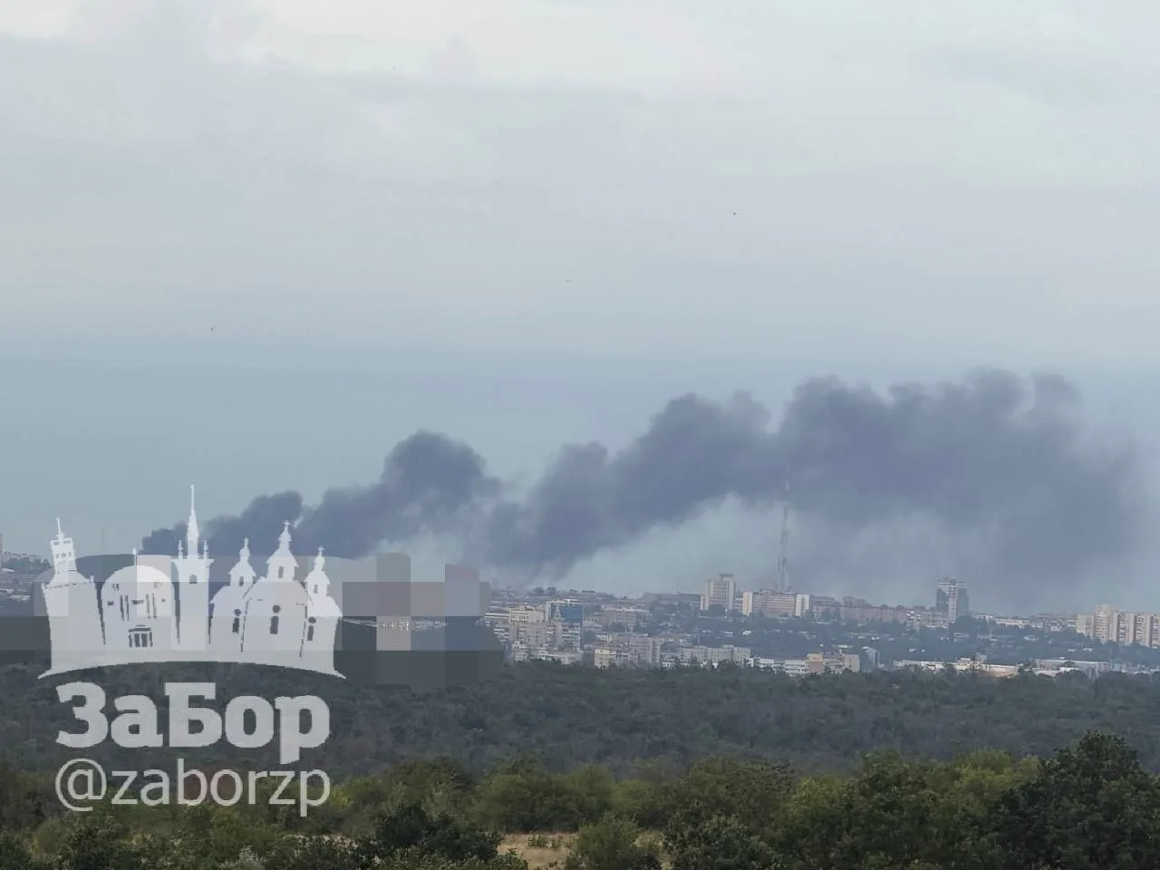 19:38 Запорожье - взрыв💥 Реактивная Герань🚀 Сильный пожар на месте удара.