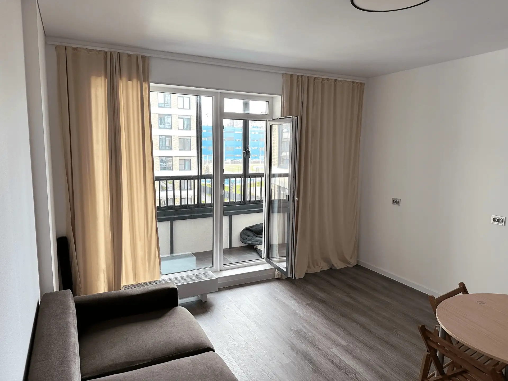 Сдам 2Е квартиру в комфортном ЖК с закрытой территорией. На длительный срок, от собстве...