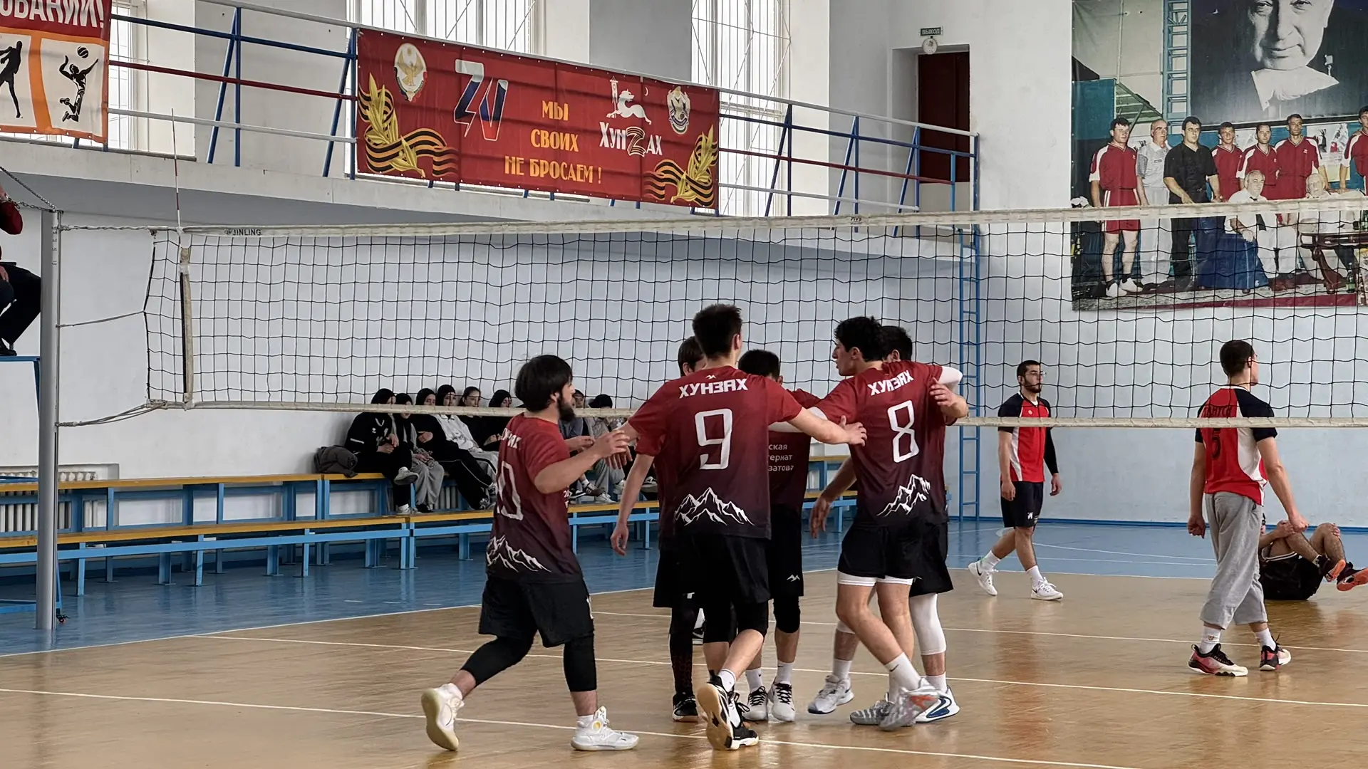 🏐На прошлой неделе волейбольные команды мальчиков и девочек нашей школы приняли участи...