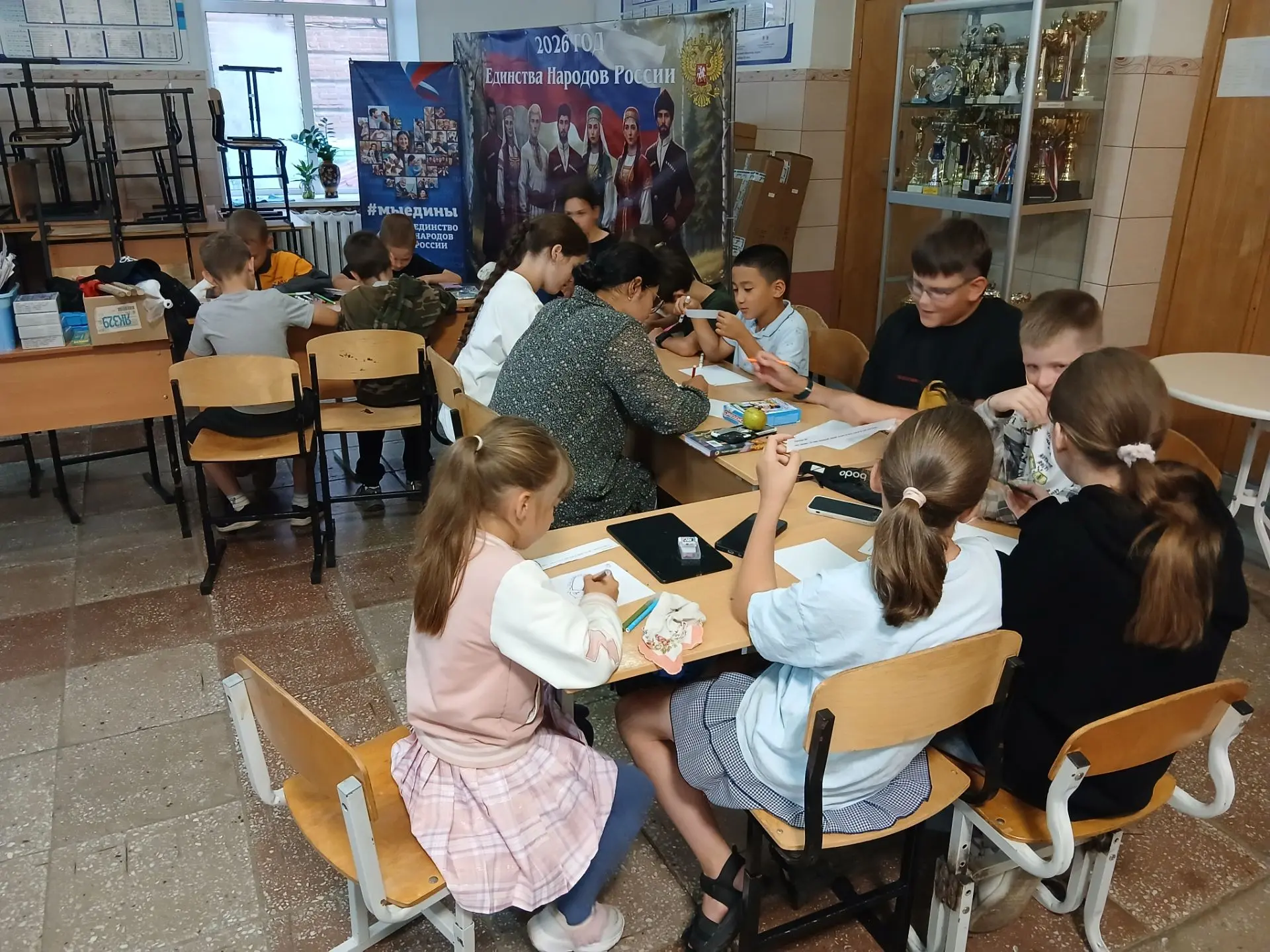 🌧️ Дождь приключениям не помеха: День МФЦ и прыжки выше туч в «Орлёнке»!

Погода решила проверить н