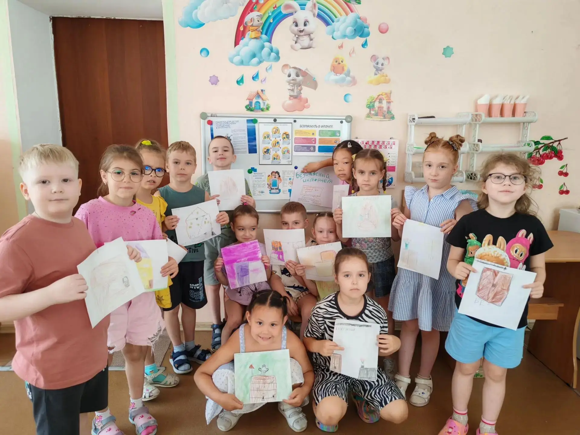 🛡️ Интернет может быть добрым! Сегодня в рамках ЛОР наши воспитанники погрузились в важную тему циф