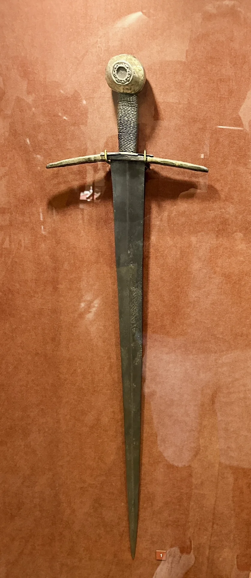 В музее Псковского Кремля хранится подлинный меч князя Довмонта. ⚔️

А на прошедшем фестивале «Довмо