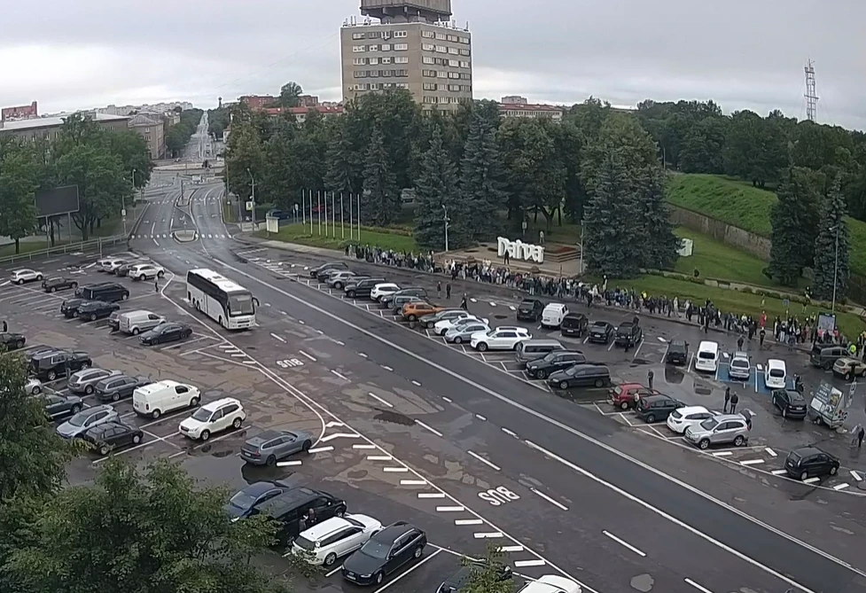 Камера - очередь из Нарвы (Эстония) в Россию https://balticlivecam.com/ru/cameras/eston...