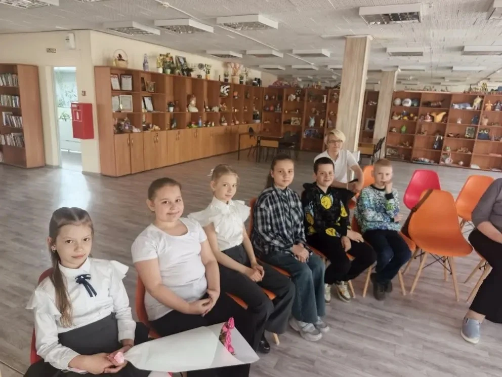 🎭 Не спектаклем единым: в городской библиотеке прошел театральный мастер-класс!  В рамках двухдневно