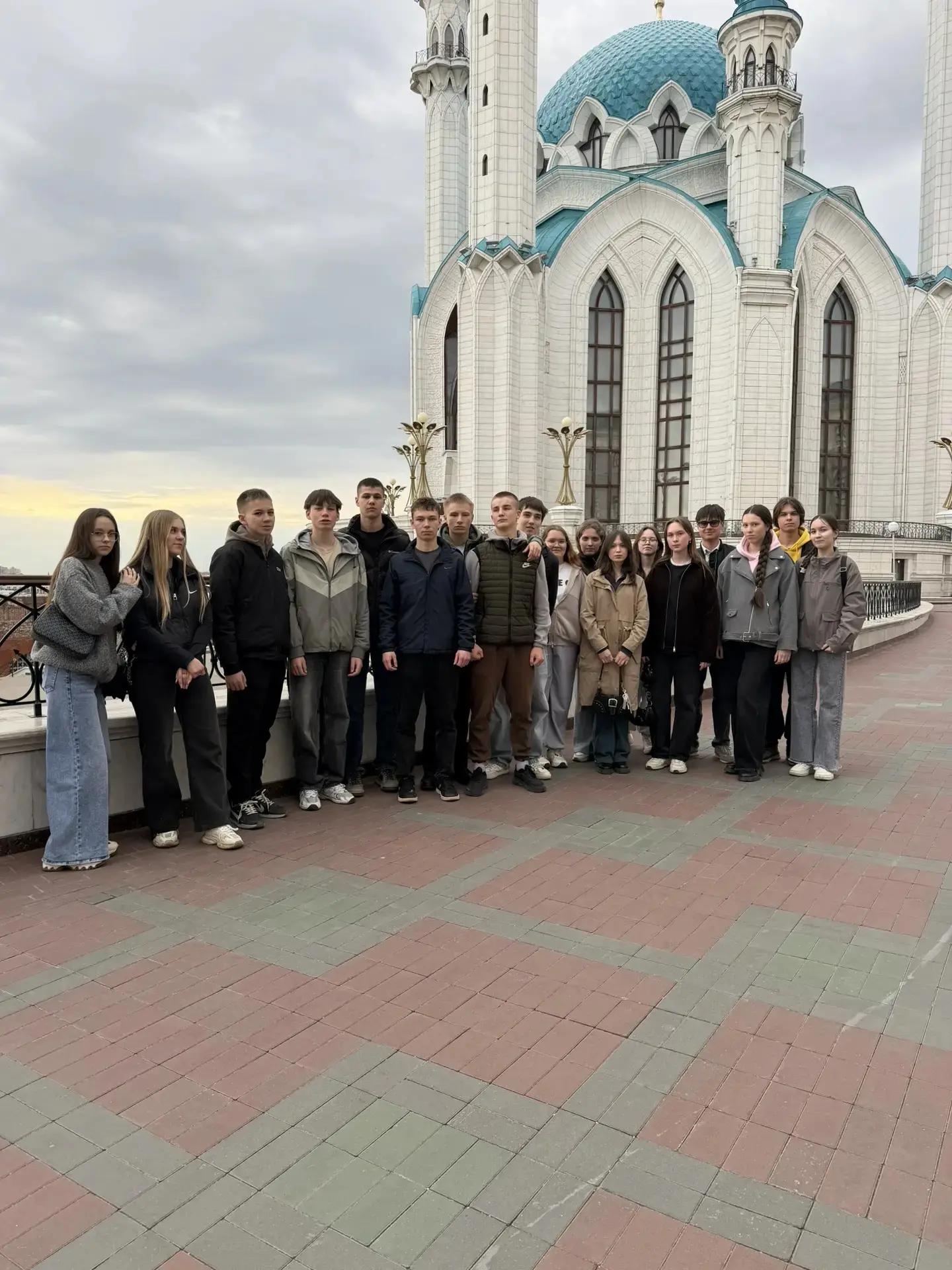 Познавательно-образовательная поездка в Казань 🎓 17 апреля ученики 10 класса школы №40 отправились в