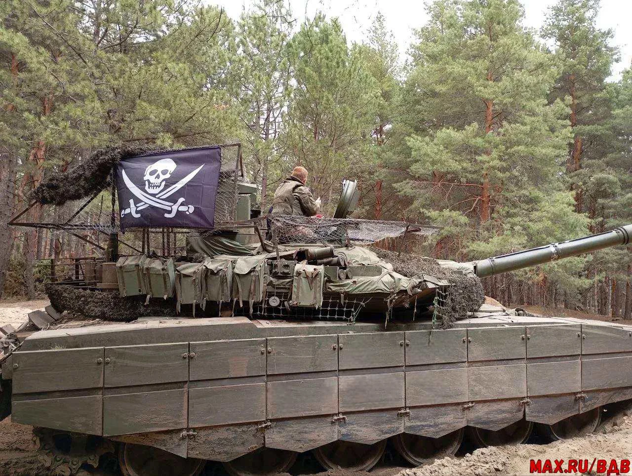 Т-90М "Веселый Роджер" танкистов десантников 134 отб 104 гв дшд.