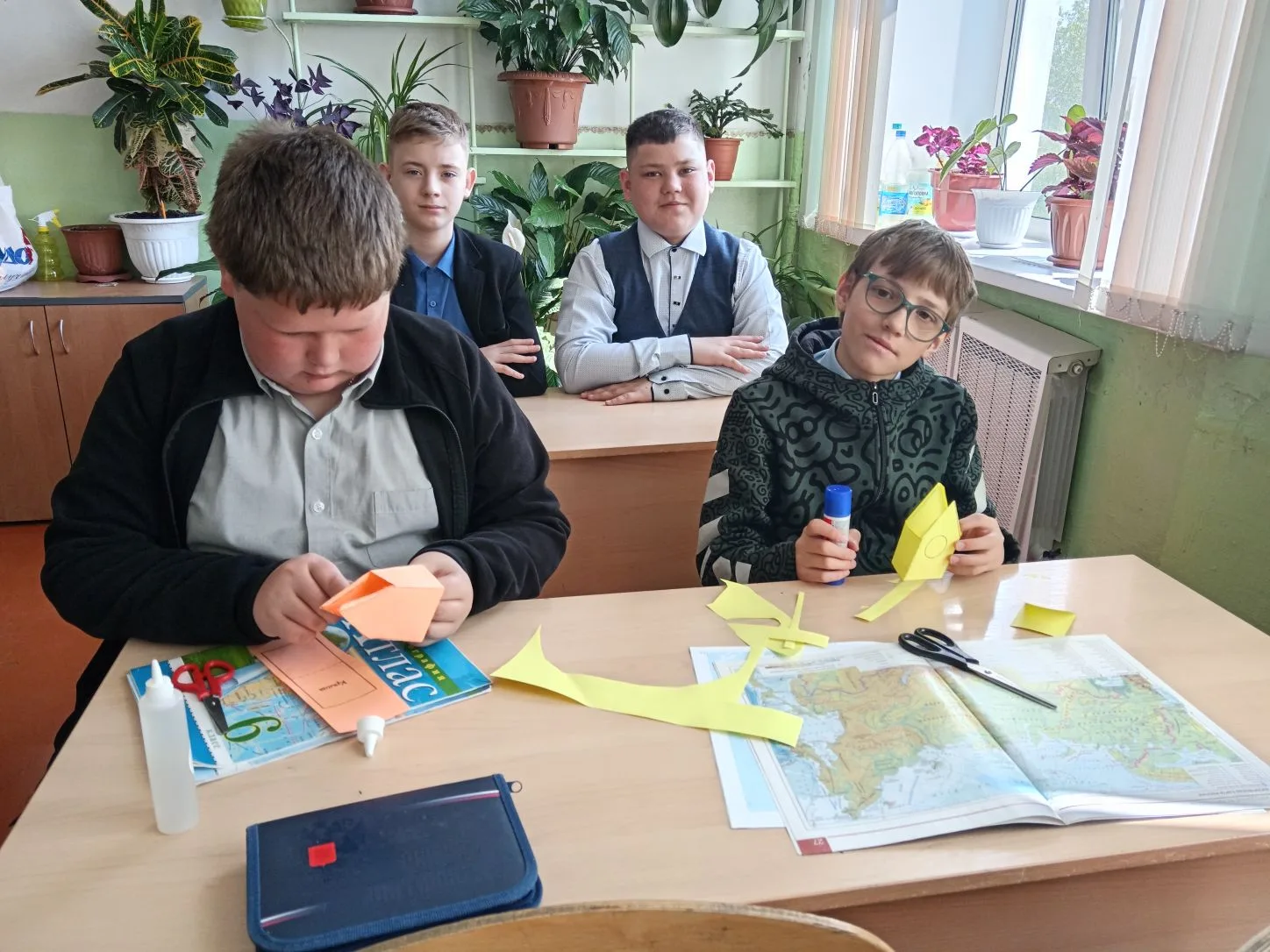 🐦‍⬛🐦‍⬛🐦‍⬛ Сегодня  с ребятами мы говорили  о том, что обитая в садах, парках, птицы, в частности 