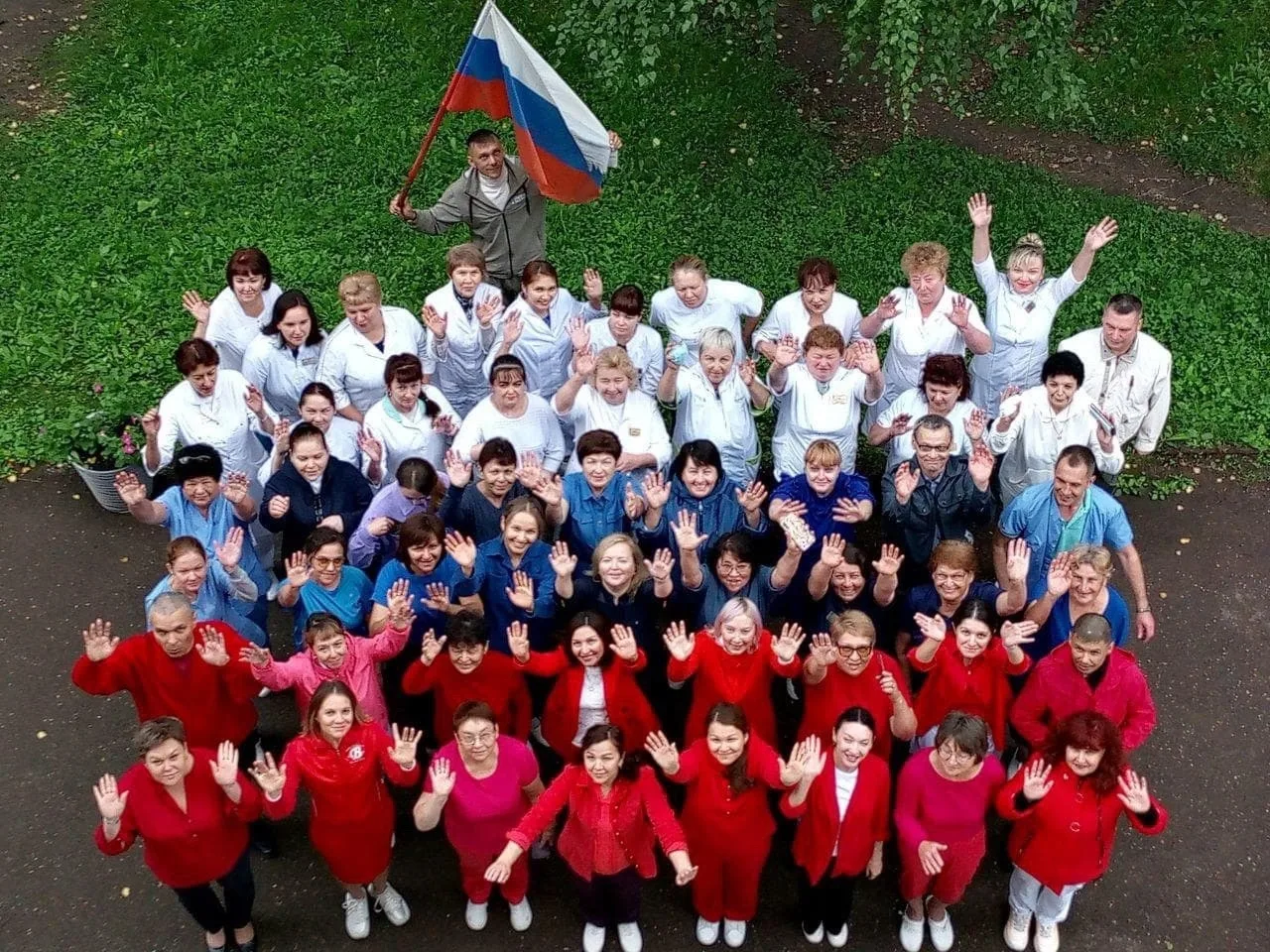 🇷🇺С Днем России, дорогие друзья!

Наш Университет – это большая семья. А за ее пределами бьется се
