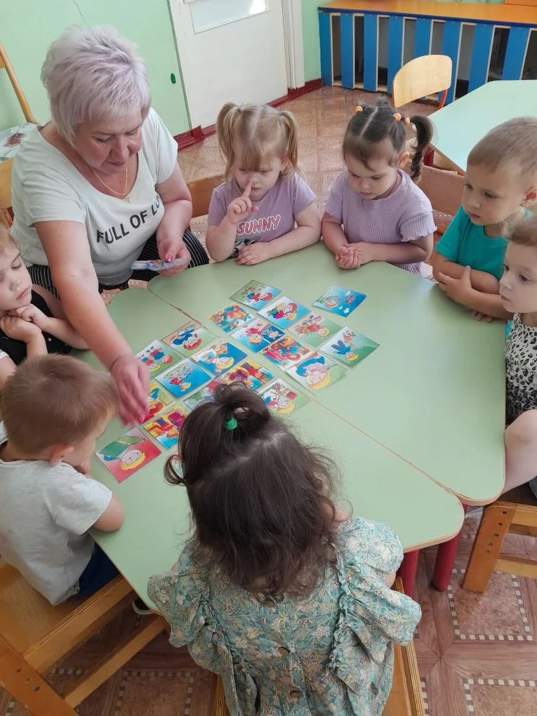 🌟 Учимся добру с пелёнок!

В нашей младшей группе «Почемучки» прошло важное и интересное занятие. В