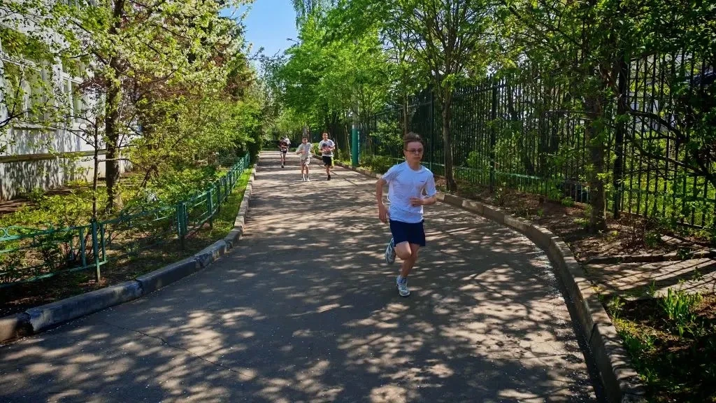 🏃‍♂️💥 Один промах — и ещё круг! В школе прошёл настоящий биатлон на скорость, выдержку и точность  ❄