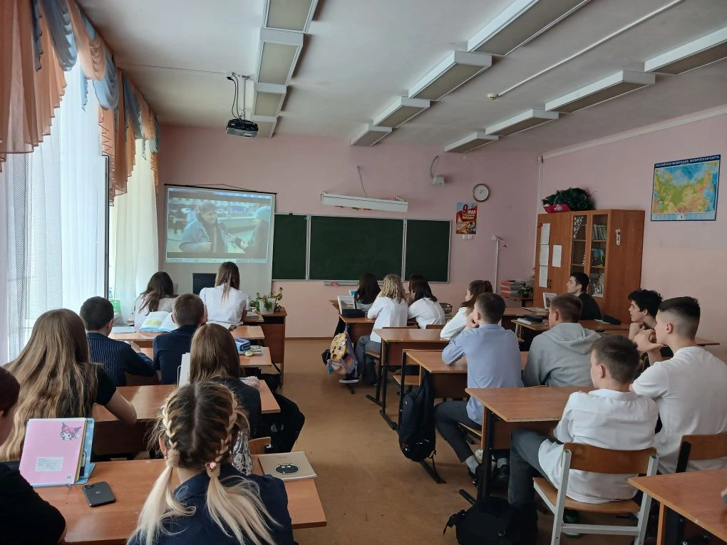 🧩В​ рамках акции, приуроченной к Международному дню отказа от курения​ для обучающихся 8 «Б» класса​