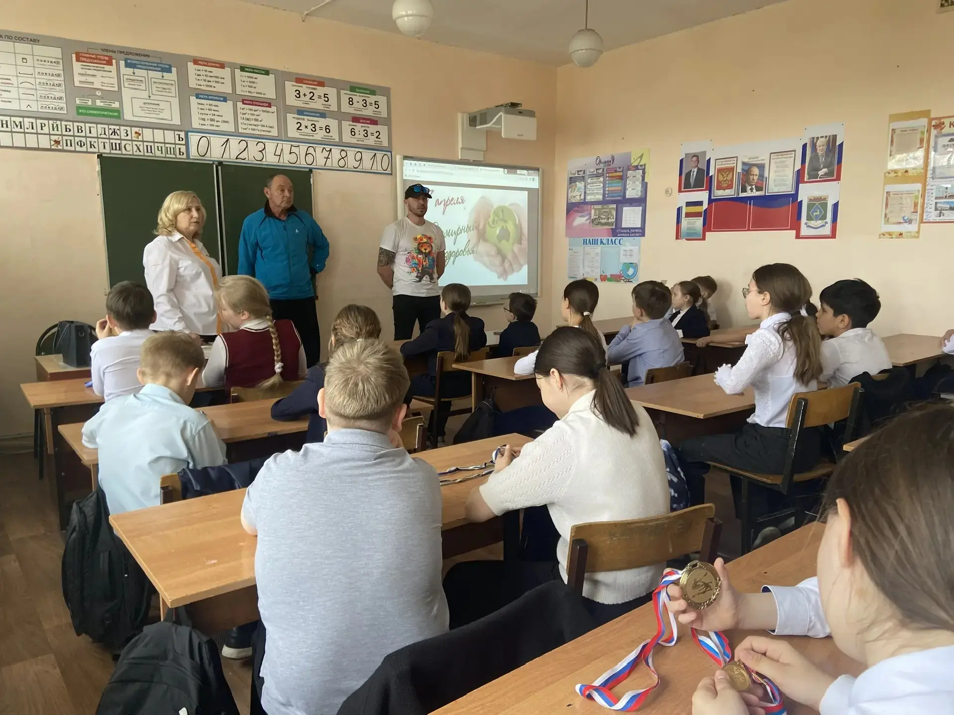 Тамонов А.М и Тамонов М.А., тренеры - преподаватели отделения байдарки и каноэ посетили...