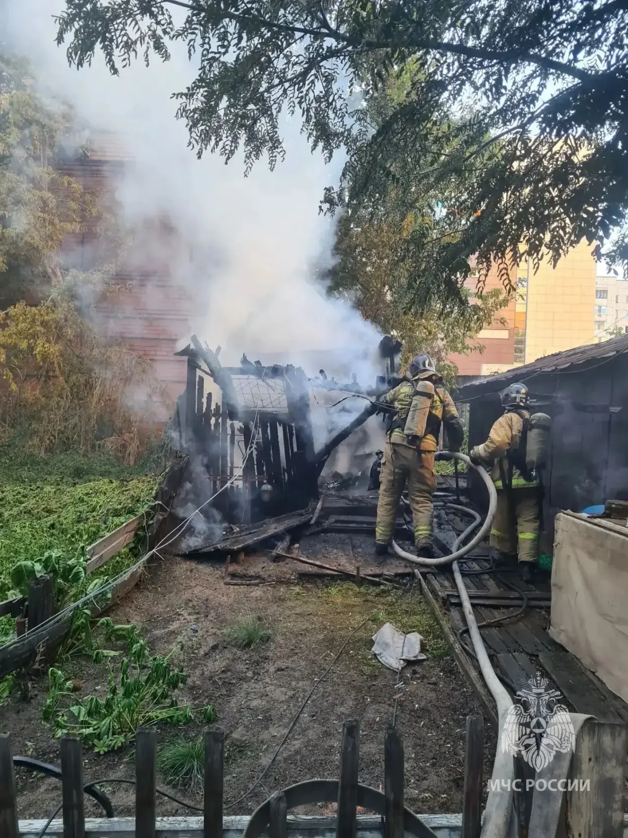 🚨 В Барнауле на улице Чернышевского потушили пожар

Возгорание произошло в бане на приусадебном уча