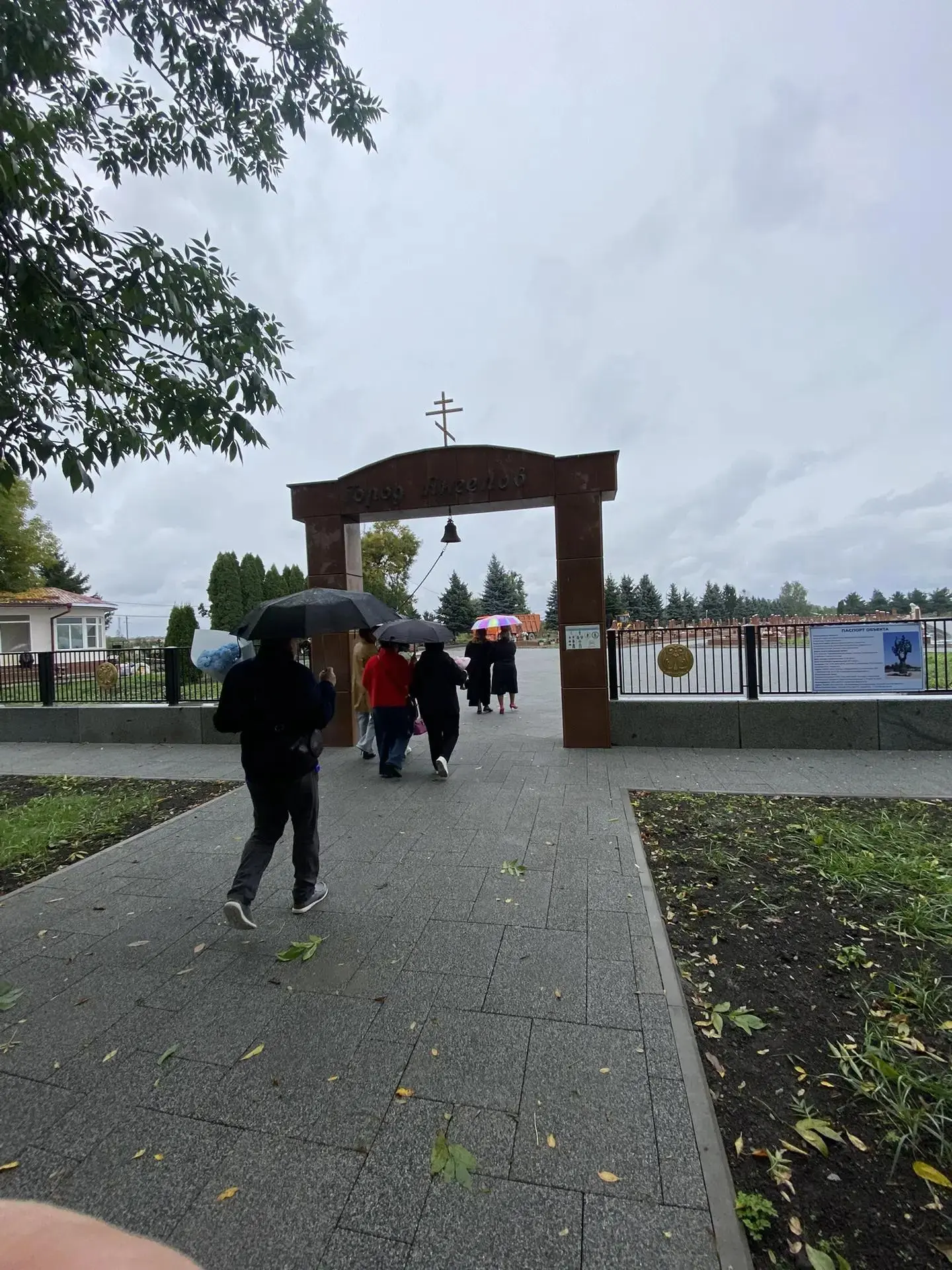 🙏🥺 В один из дней сьездили в г. Беслан. Отдали дань уважения жертвам бесланского тера...