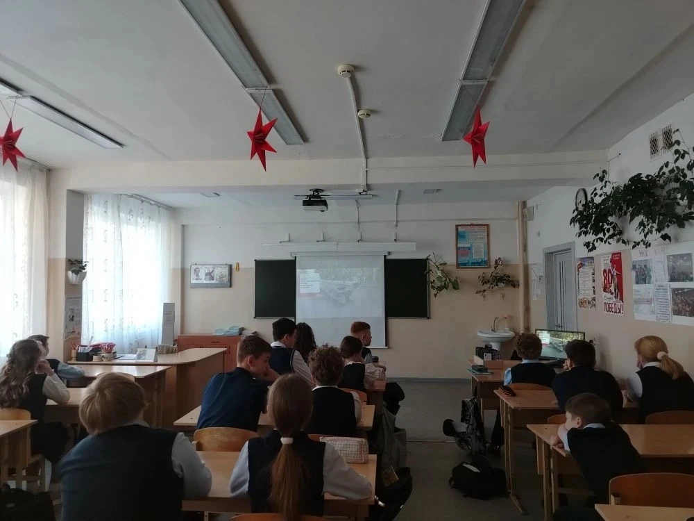 Мотоцикл — не игрушка: как в нашей гимназии прошёл урок безопасности 📹 «Мотоцикл в руках ребенка»: ж